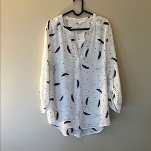DR2 Black and White Relaxed Top with Cuffed Sleeves